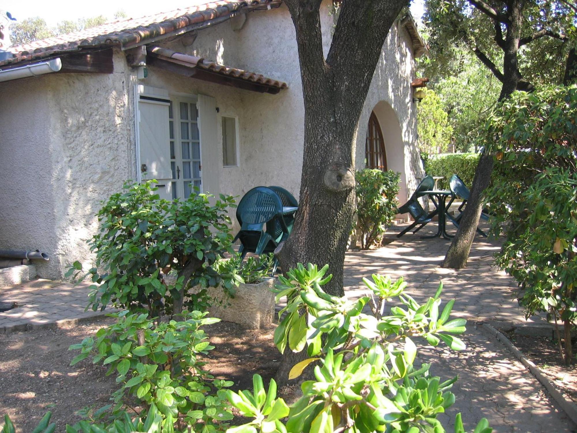 Le Petit Manoir Logis Les Angles (Gard) Exterior foto